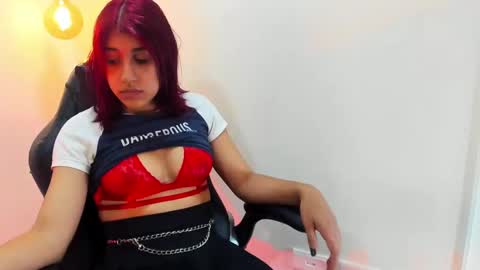 Snapshot of gothictemptress_ chatting on January 21, 2025, 12:07 pm karen online show from January 21, 2025, 12:07 pm