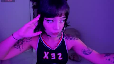 Snapshot of gothv chatting on May 20, 2026, 5:08 pm Violet online show from May 20, 2026, 5:08 pm