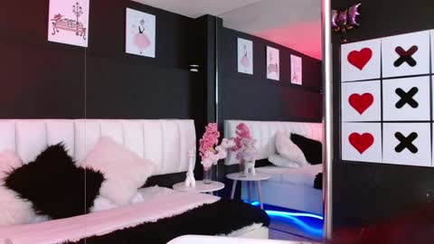 Meredith Alessandra online show from January 23, 2025, 4:30 am