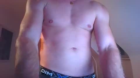 goura2000 online show from September 23, 2025, 9:18 pm