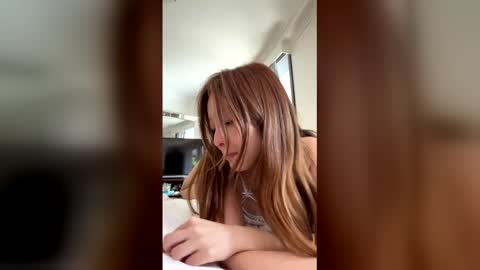 gracemeow online show from April 20, 2026, 3:20 am