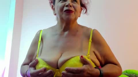 Snapshot of grandmother_milf chatting on January 9, 2025, 1:39 am Mi Name is violeta online show from January 9, 2025, 1:39 am