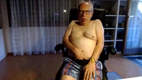 Snapshot of grandpach chatting on July 16, 2026, 6:41 am grandpach online show from July 16, 2026, 6:41 am
