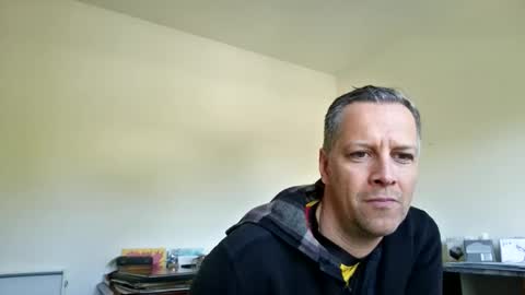 Snapshot of grattitude chatting on October 6, 2025, 10:40 pm grattitude online show from October 6, 2025, 10:40 pm