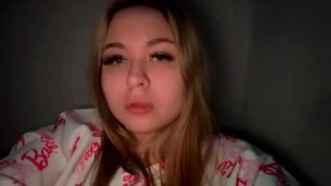 Snapshot of green_eyes_twinkl chatting on February 5, 2025, 8:57 pm Lina 3 online show from February 5, 2025, 8:57 pm