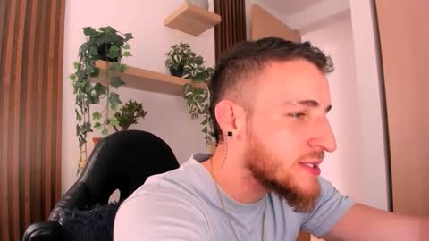 Snapshot of greeneyes_col chatting on November 22, 2025, 8:52 pm Juan online show from November 22, 2025, 8:52 pm