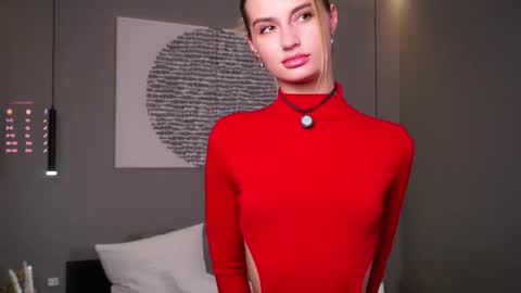 Kelly online show from November 11, 2025, 1:44 pm