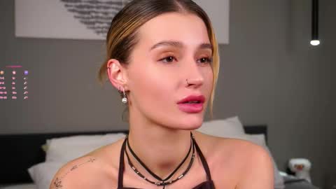 Kelly online show from November 16, 2025, 12:44 pm