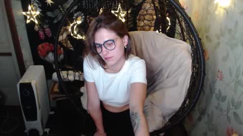 Lina online show from October 13, 2025, 7:14 pm