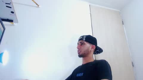 Snapshot of gregory_hardxx chatting on November 10, 2025, 3:27 am GREGORY online show from November 10, 2025, 3:27 am