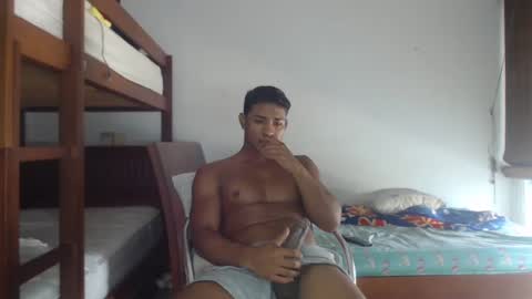 Snapshot of gregory_x chatting on February 16, 2025, 5:48 pm Gregory max online show from February 16, 2025, 5:48 pm