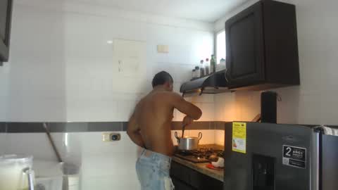 Snapshot of gregory_x chatting on September 17, 2025, 6:09 pm Gregory max online show from September 17, 2025, 6:09 pm