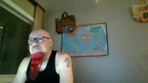 Snapshot of gregrev chatting on April 22, 2026, 8:39 am gregrev online show from April 22, 2026, 8:39 am