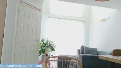 Gretta online show from April 21, 2026, 9:28 pm