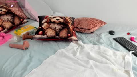 Snapshot of grettel__ chatting on December 19, 2024, 10:42 pm Gretel online show from December 19, 2024, 10:42 pm