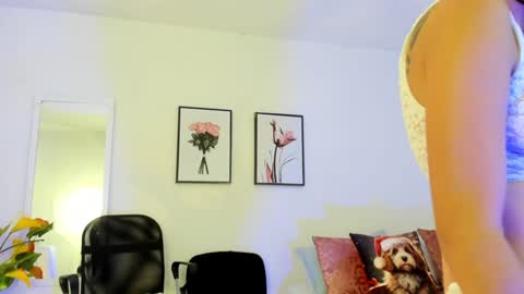 Snapshot of grettel__ chatting on December 20, 2024, 7:50 pm Gretel online show from December 20, 2024, 7:50 pm