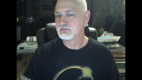 Snapshot of greystone844 chatting on December 8, 2024, 1:14 pm David online show from December 8, 2024, 1:14 pm