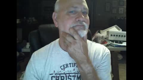 Snapshot of greystone844 chatting on January 27, 2025, 12:16 pm David online show from January 27, 2025, 12:16 pm