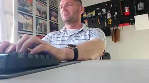 gringo_diks online show from April 15, 2026, 2:35 pm