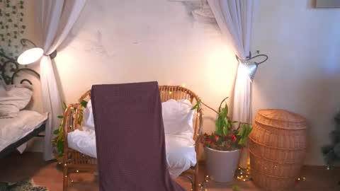 Gwen online show from February 20, 2026, 6:26 am