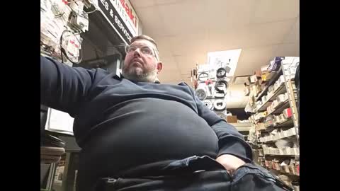 Snapshot of grizzly_uncut chatting on February 3, 2026, 12:31 am grizzly_uncut online show from February 3, 2026, 12:31 am