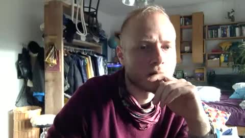 gruendamien online show from January 13, 2025, 2:32 pm