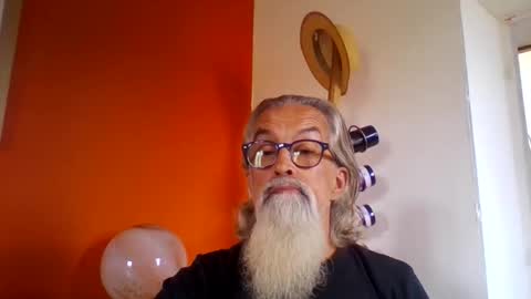 Snapshot of grybear60 chatting on September 16, 2025, 12:17 pm Grybear online show from September 16, 2025, 12:17 pm