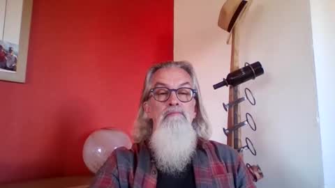 Snapshot of grybear60 chatting on October 30, 2025, 8:27 am Grybear online show from October 30, 2025, 8:27 am