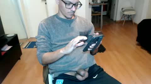 Snapshot of guachin_new chatting on July 2, 2026, 4:18 am guachin_new online show from July 2, 2026, 4:18 am