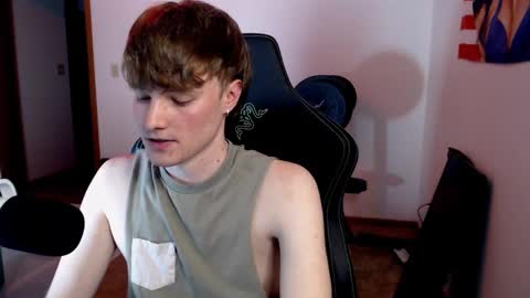 Snapshot of gucciboi4 chatting on January 19, 2025, 4:22 am gucciboi4 online show from January 19, 2025, 4:22 am