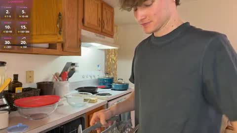 Snapshot of gucciboi4 chatting on December 18, 2025, 4:02 pm gucciboi4 online show from December 18, 2025, 4:02 pm