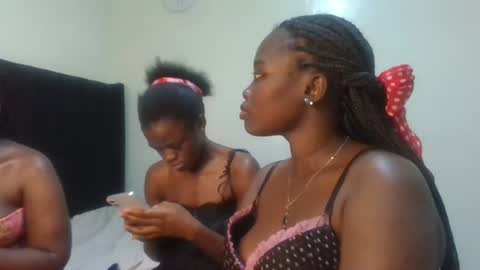 gud_lunah1 online show from June 23, 2026, 3:43 pm
