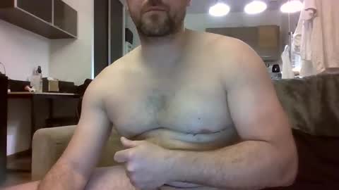 Snapshot of guigui84 chatting on March 27, 2026, 12:49 am guigui84 online show from March 27, 2026, 12:49 am