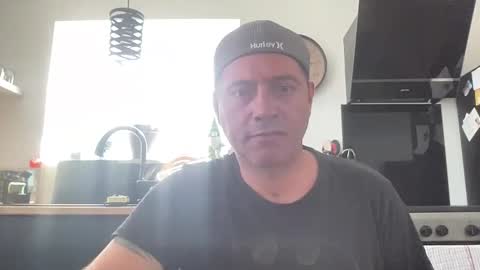 guil0 online show from September 25, 2025, 4:54 pm