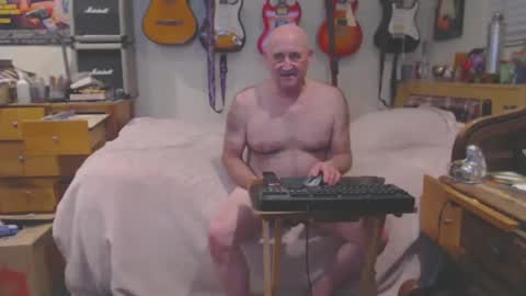 Mario online show from February 19, 2025, 2:01 am