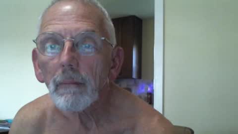 Snapshot of gulfcoast1952 chatting on January 7, 2025, 9:14 pm Roy online show from January 7, 2025, 9:14 pm
