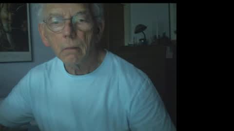 Snapshot of gulfcoast1952 chatting on April 10, 2026, 4:44 pm Roy online show from April 10, 2026, 4:44 pm