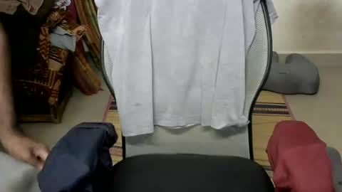 Snapshot of guru95497 chatting on July 1, 2026, 1:24 pm guru95497 online show from July 1, 2026, 1:24 pm