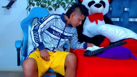 Snapshot of gurxxxt chatting on October 26, 2025, 12:22 pm Hakim online show from October 26, 2025, 12:22 pm