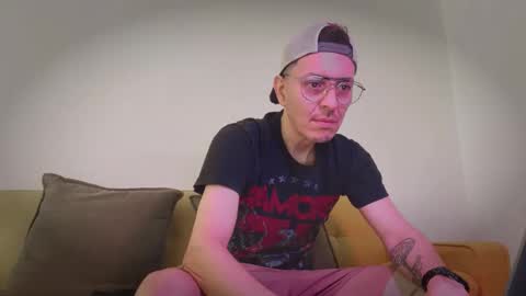 Snapshot of guselectric chatting on September 22, 2025, 1:13 pm GUS online show from September 22, 2025, 1:13 pm