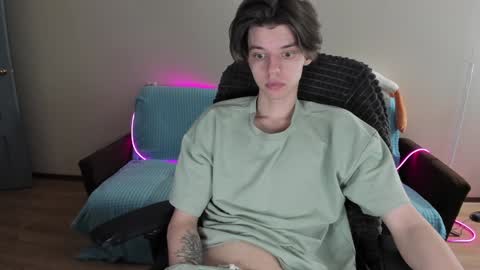 guy_liam1 online show from February 8, 2025, 2:05 pm