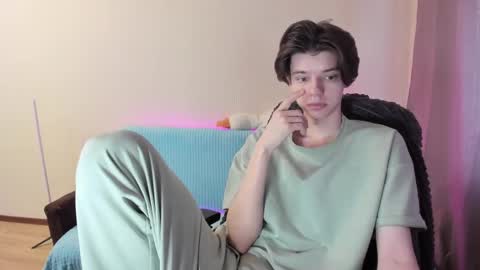 guy_liam1 online show from February 23, 2025, 6:17 am