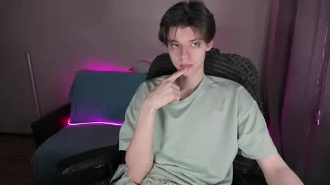 guy_liam1 online show from March 12, 2025, 3:07 pm