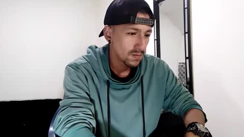 Snapshot of guykarim chatting on January 10, 2025, 8:51 am karim online show from January 10, 2025, 8:51 am