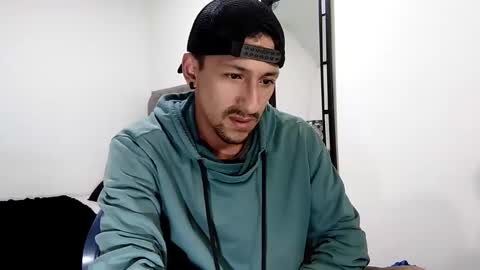 Snapshot of guykarim chatting on January 25, 2025, 11:44 am karim online show from January 25, 2025, 11:44 am