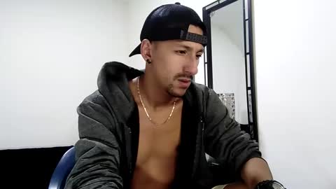 Snapshot of guykarim chatting on February 1, 2025, 11:21 am karim online show from February 1, 2025, 11:21 am