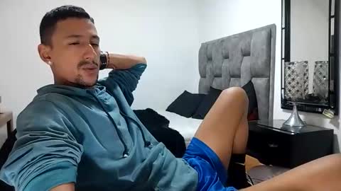 Snapshot of guykarim chatting on March 7, 2025, 8:02 am karim online show from March 7, 2025, 8:02 am