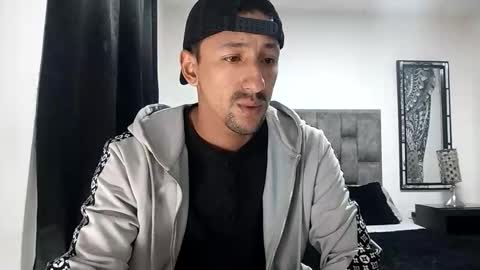 Snapshot of guykarim chatting on December 17, 2025, 4:18 am karim online show from December 17, 2025, 4:18 am