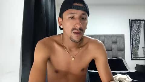 Snapshot of guykarim chatting on December 18, 2025, 11:55 pm karim online show from December 18, 2025, 11:55 pm