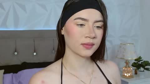 Gwen Drew online show from November 16, 2025, 1:06 pm